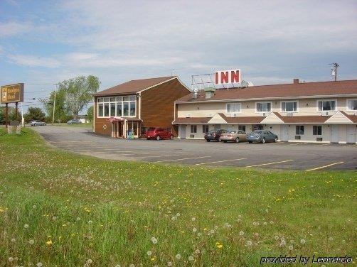 Budget Host Airport Inn Waterville Buitenkant foto